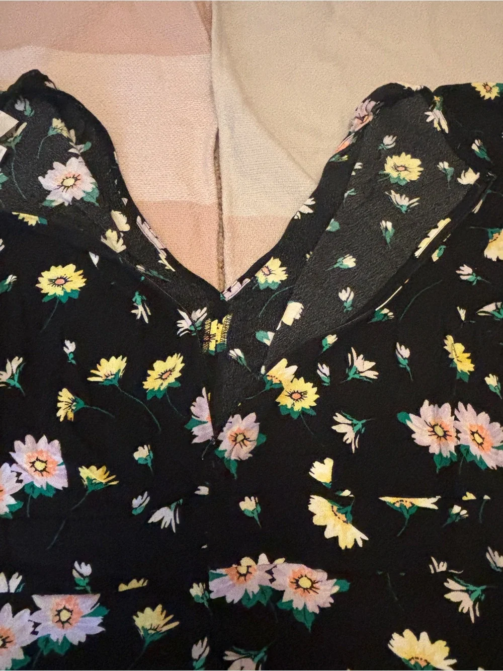 LOFT Black Floral V-Neck Puff Sleeve Top